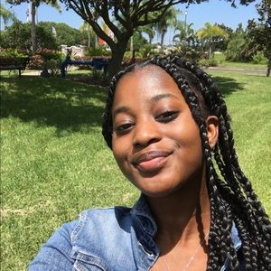 Meet your Posher, Synthia